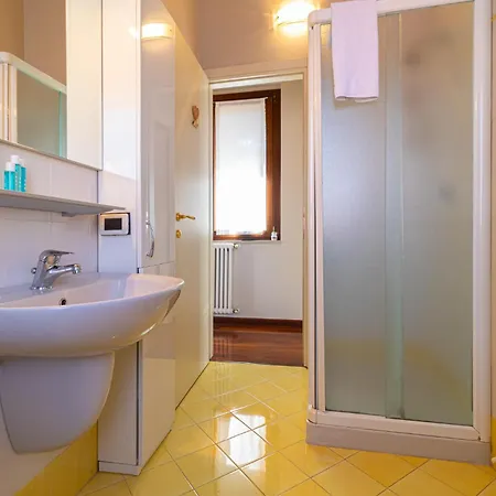 Maison Blanchette - Bgl Apartman Desenzano del Garda