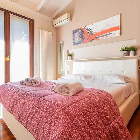 Maison Blanchette - Bgl Apartman Desenzano del Garda